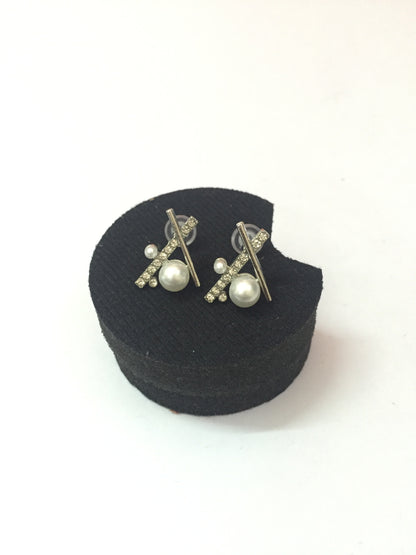 Modern Pearl & Crystal Geometric Stud Earrings – Premium Elegant Party & Daily Wear Jewellery