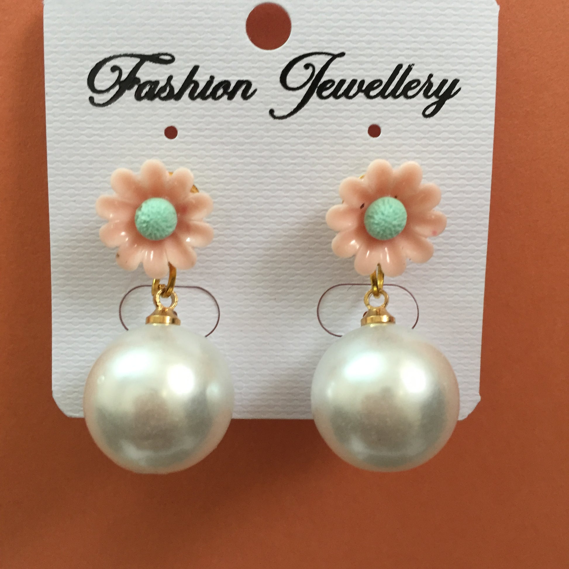 Baby pink floral stud earrings with white pearl drop – cute pastel jewellery